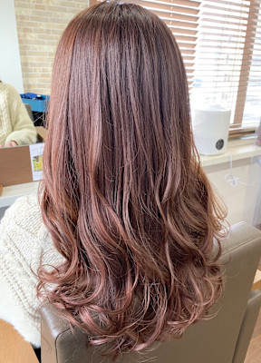 ピンクベージュ イルミナカラー ハイライトカラー