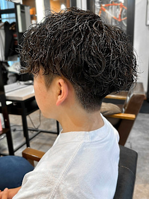 【IRIE 赤坂】波巻きスパイラルパーマ