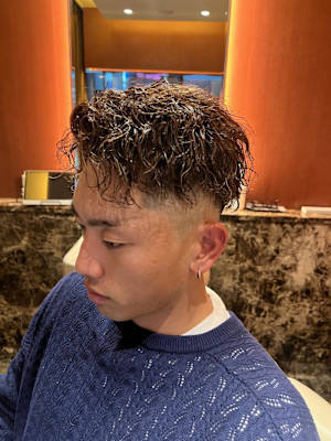 銀座　スパイラルパーマ　〈理容室〉