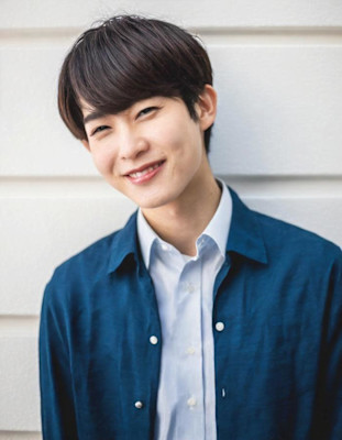 黒髪爽やか好印象メンズカット髪型