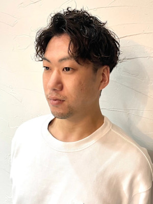 波巻きパーマ　サイドアップ　束感スタイリング　アップバング