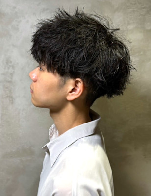 刈り上げマッシュ　ツイストパーマ　ダウンパーマ　黒髪