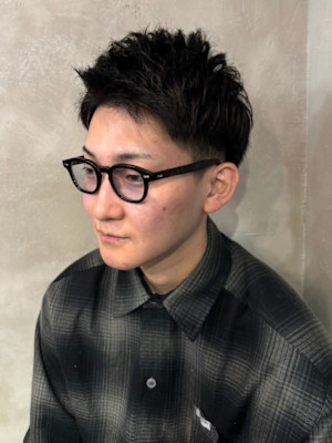 刈り上げショート　ツーブロック　アップバング　ビジネス