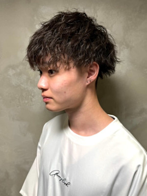 ツイスパ　ツーブロックマッシュ　アッシュカラー　カジュアル