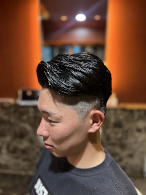 銀座　ビジネスカットコース　〈理容室〉