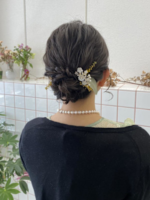 《花屋併設》　シニヨンアレンジ