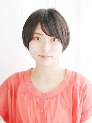 ツヤ感ナチュラルショートスタイル