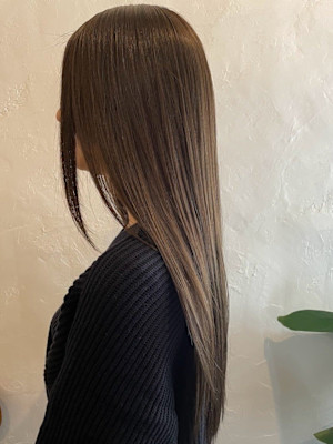 オリーブブラウン　ロング　ツヤ髪
