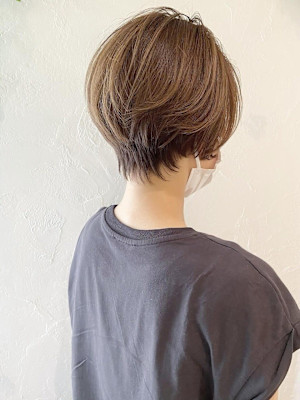 丸みショート　ミルクティーベージュ