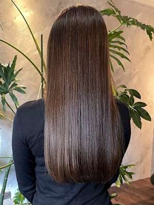 チョコレートブラウン　ツヤ髪　ロング