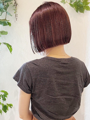 チェリーレッド　切りっぱなしボブ　ミニボブ