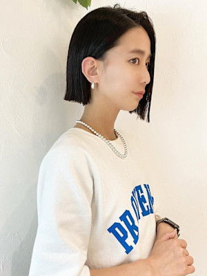 切りっぱなしボブ　アッシュブラック　ミニボブ