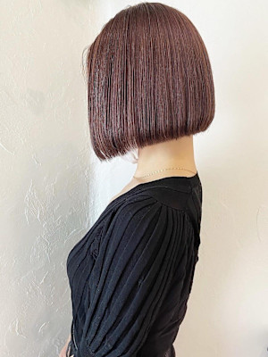 ピンクブラウン　ミニボブ　切りっぱなし
