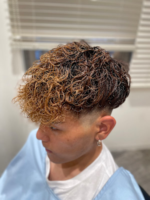 スキンフェード×スペインカール