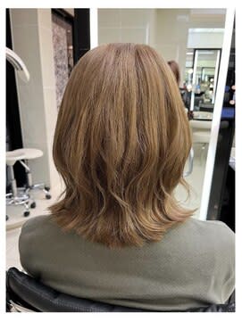 ベージュカラー