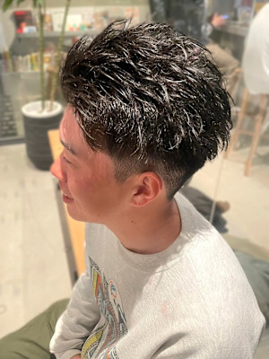 スパイキーショート　刈り上げ　ツーブロック　束感　爽やか