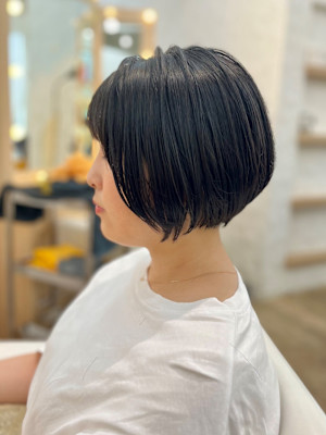 ひし形シルエットのまとまるショートボブ☆