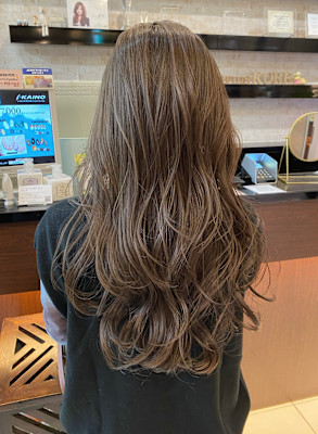 柔らかブラウン　グレージュヘアカラー　三宮美容室