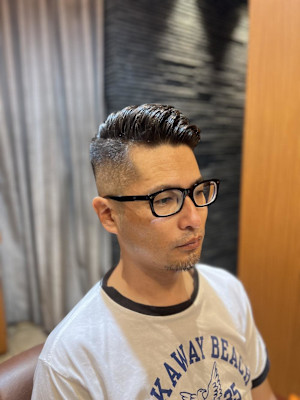 銀座　理容室　大人サイドバック刈り上げ