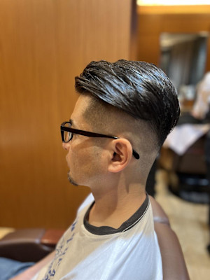 銀座　理容室　大人サイドバック刈り上げ