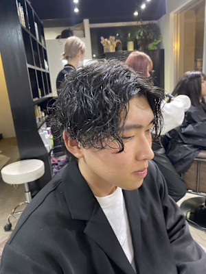 ウルフアッシュブラックカルマパーマベリーショート