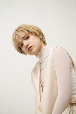 アンニュイな雰囲気いつもと違うショートボブ