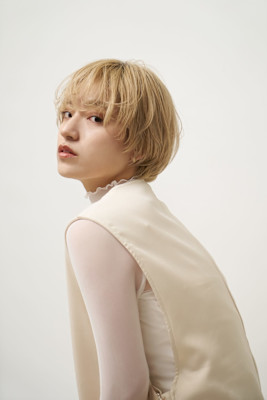 アンニュイな雰囲気いつもと違うショートボブ