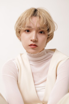 アンニュイな雰囲気いつもと違うショートボブ