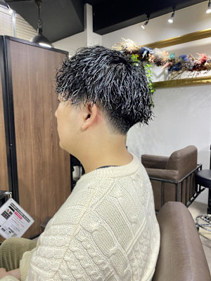 ウルフアッシュブラックカルマパーマベリーショート