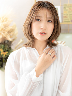 シースルーバング外ハネ韓国風ハッシュカット　ことりベージュ