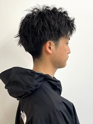 ナチュラルパーマ　刈り上げショート　ツーブロック