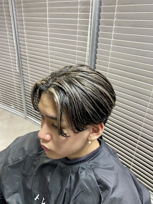 ウルフアッシュブラックカルマパーマベリーショート