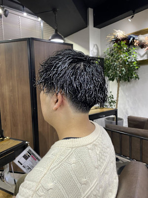 ウルフアッシュブラックカルマパーマベリーショート