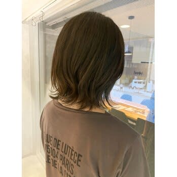 ダークアッシュ小顔補正ミニウルフ立体カット