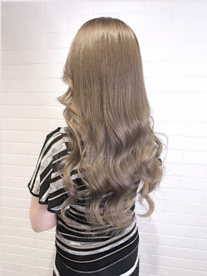 アッシュベージュ