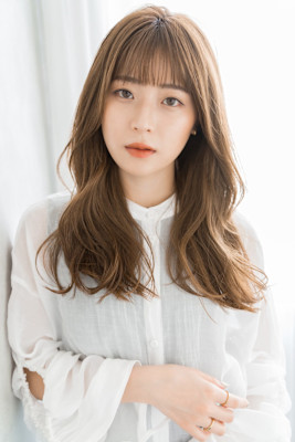 大人かわいい小顔フェザーバング