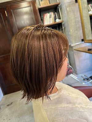 レイヤーボブ×オリーブベージュ