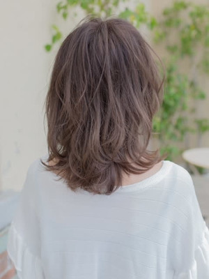 くせ毛風ラフカール透け感ミディアムウルフ