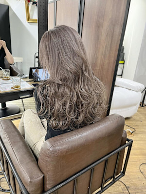 ミルクティーベージュ　グレージュ　ピンクベージュ　ピンク