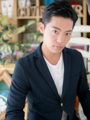 好感度大！爽やかツーブロックショート　ネイビーブラック