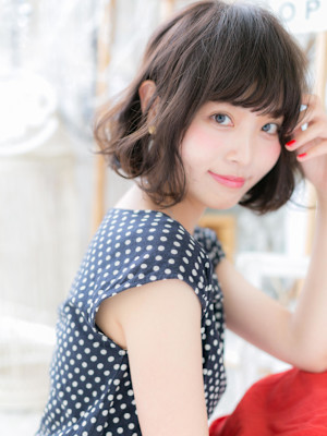 インナーカラーのガーリーシースルー小顔ボブ　ボブパーマ