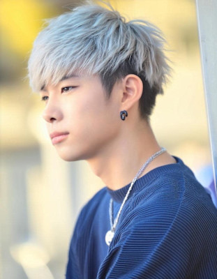 ハイトーン刈り上げ束感マッシュ