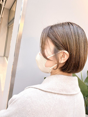 ふんわり　ピンクベージュ　ボブ