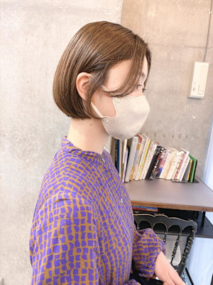 まとまる　ベージュ　ボブ