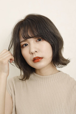 くびれボブ グレージュ レイヤーボブ