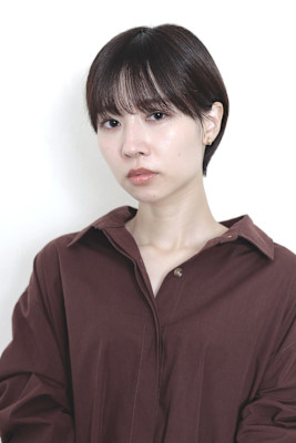 ショコラブラウン/耳掛けショート/ツヤカラー