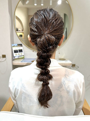 ROYロング編みおろしポニーテール・パーティ用ヘアセット