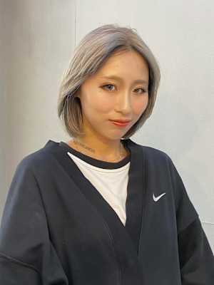 ハイトーンステップボーンカットショート