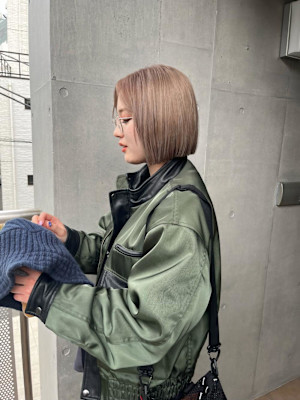 ミルクティーベージュ　グレージュ　タッセルボブ