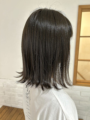 ROYミディアム/オリーブグレージュ・艶感透明感カラー